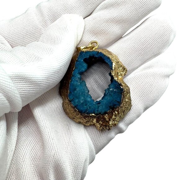 Blue Druzy Geode with an gold-plated edge Boho Gypsy Pendant - Picture 4 of 11